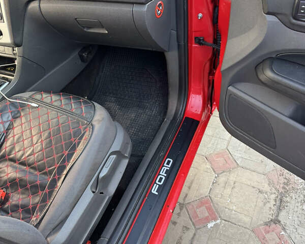 Красный Форд Фокус, объемом двигателя 1.8 л и пробегом 225 тыс. км за 3100 $, фото 14 на Automoto.ua