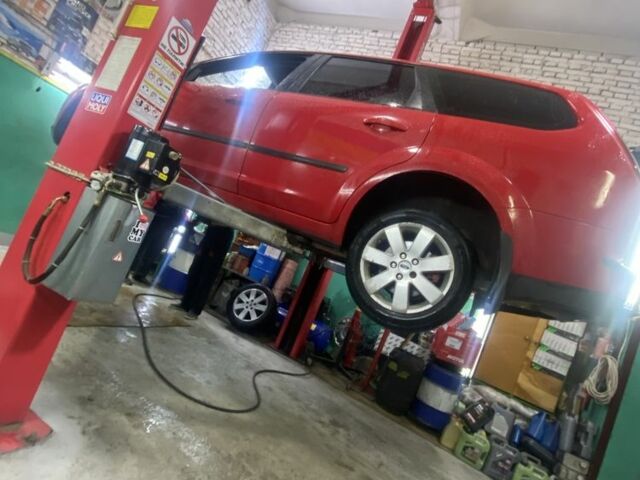 Червоний Форд Фокус, об'ємом двигуна 1.8 л та пробігом 260 тис. км за 3750 $, фото 6 на Automoto.ua