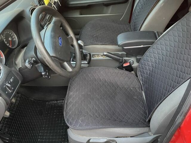 Червоний Форд Фокус, об'ємом двигуна 1.8 л та пробігом 260 тис. км за 3750 $, фото 8 на Automoto.ua