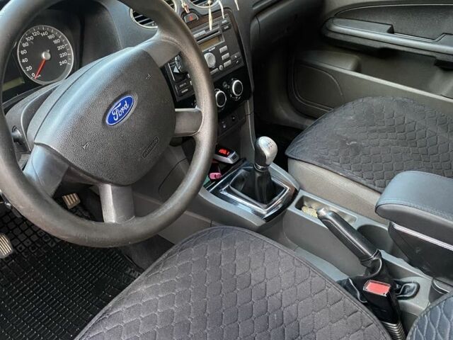 Червоний Форд Фокус, об'ємом двигуна 1.8 л та пробігом 260 тис. км за 3750 $, фото 7 на Automoto.ua