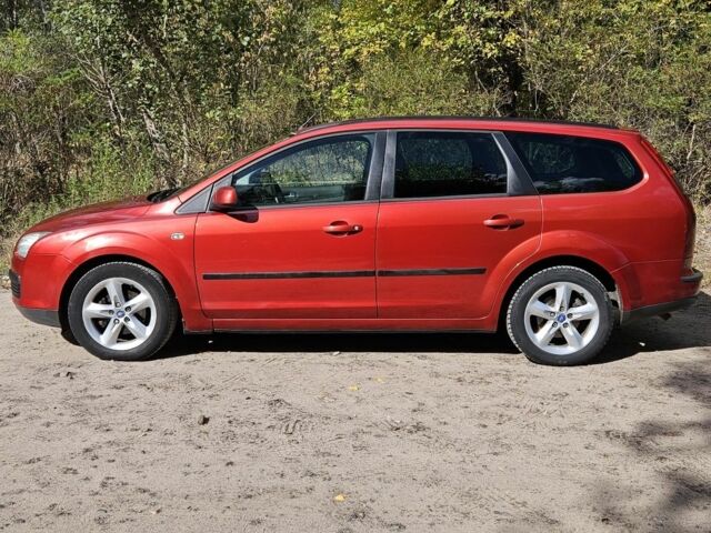 Червоний Форд Фокус, об'ємом двигуна 1.6 л та пробігом 350 тис. км за 4399 $, фото 4 на Automoto.ua