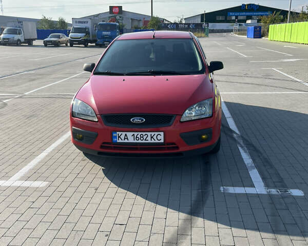 Красный Форд Фокус, объемом двигателя 1.6 л и пробегом 405 тыс. км за 3500 $, фото 7 на Automoto.ua