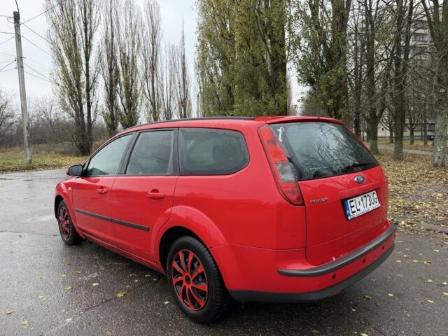 Красный Форд Фокус, объемом двигателя 1.6 л и пробегом 350 тыс. км за 2550 $, фото 7 на Automoto.ua
