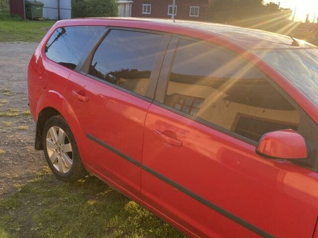 Червоний Форд Фокус, об'ємом двигуна 1.8 л та пробігом 260 тис. км за 3750 $, фото 3 на Automoto.ua