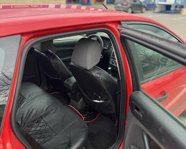 Форд Фокус 2006 в Долине на Automoto.ua Красный Форд Фокус, объемом двигателя 1.6 л и пробегом 257 тыс. км за 3700 $, фото 6 на Automoto.ua