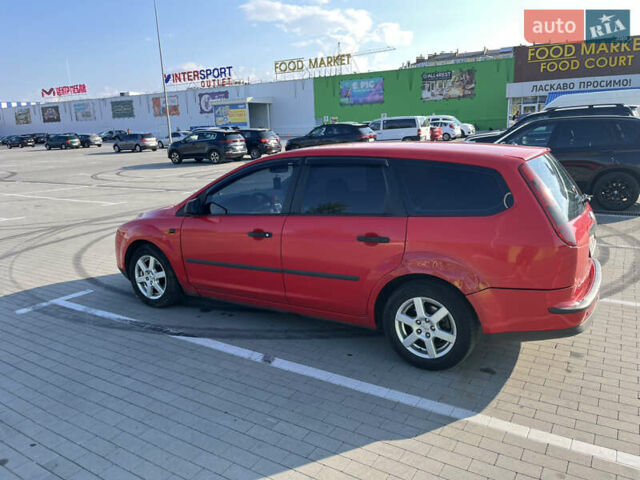 Красный Форд Фокус, объемом двигателя 1.6 л и пробегом 405 тыс. км за 3500 $, фото 5 на Automoto.ua