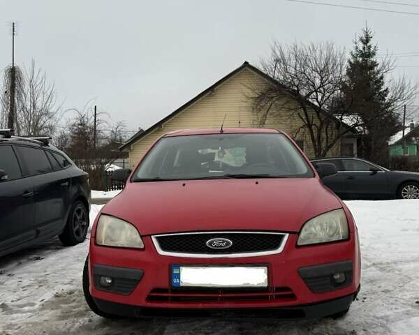 Красный Форд Фокус, объемом двигателя 1.6 л и пробегом 413 тыс. км за 3500 $, фото 2 на Automoto.ua
