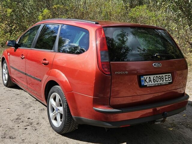 Червоний Форд Фокус, об'ємом двигуна 1.6 л та пробігом 350 тис. км за 4399 $, фото 2 на Automoto.ua