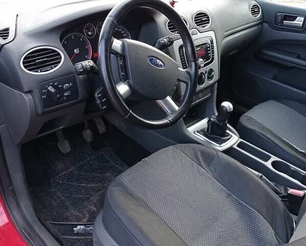 Форд Фокус 2007 в Заречном на Automoto.ua Красный Форд Фокус, объемом двигателя 1.6 л и пробегом 230 тыс. км за 4500 $, фото 4 на Automoto.ua