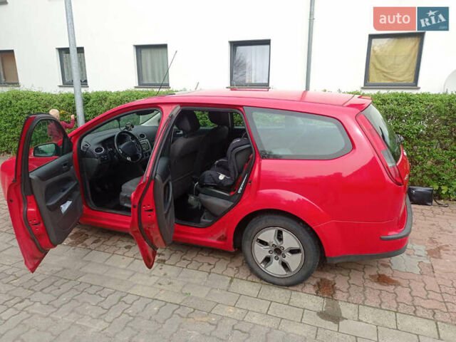 Форд Фокус 2007 в Заречном на Automoto.ua Красный Форд Фокус, объемом двигателя 1.6 л и пробегом 230 тыс. км за 4500 $, фото 13 на Automoto.ua