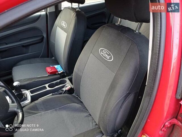 Форд Фокус 2007 в Заречном на Automoto.ua Красный Форд Фокус, объемом двигателя 1.6 л и пробегом 230 тыс. км за 4500 $, фото 3 на Automoto.ua