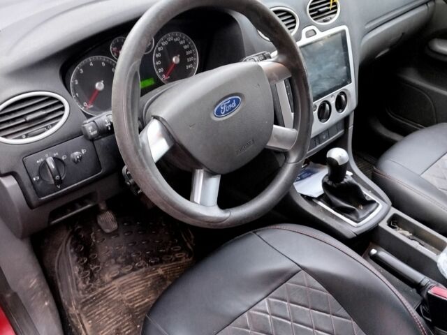 Красный Форд Фокус, объемом двигателя 0 л и пробегом 276 тыс. км за 4000 $, фото 2 на Automoto.ua