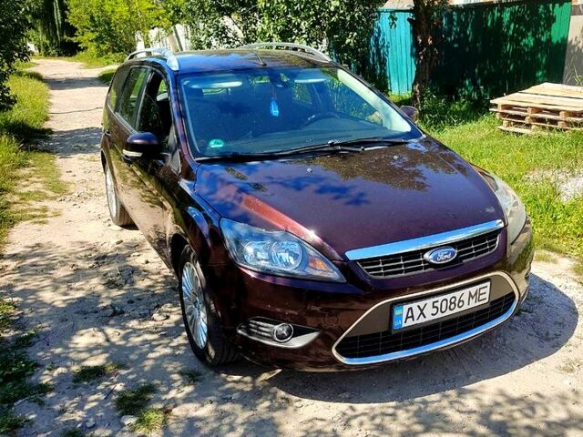 Форд Фокус 2008 в Киеве на Automoto.ua Красный Форд Фокус, объемом двигателя 1.6 л и пробегом 260 тыс. км за 3999 $, фото 2 на Automoto.ua