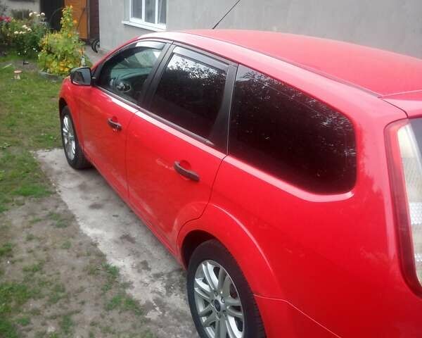Красный Форд Фокус, объемом двигателя 1.6 л и пробегом 220 тыс. км за 5500 $, фото 5 на Automoto.ua