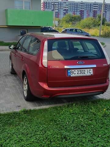 Красный Форд Фокус, объемом двигателя 1.8 л и пробегом 350 тыс. км за 4900 $, фото 4 на Automoto.ua