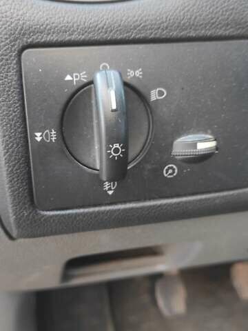 Красный Форд Фокус, объемом двигателя 1.8 л и пробегом 350 тыс. км за 4900 $, фото 12 на Automoto.ua