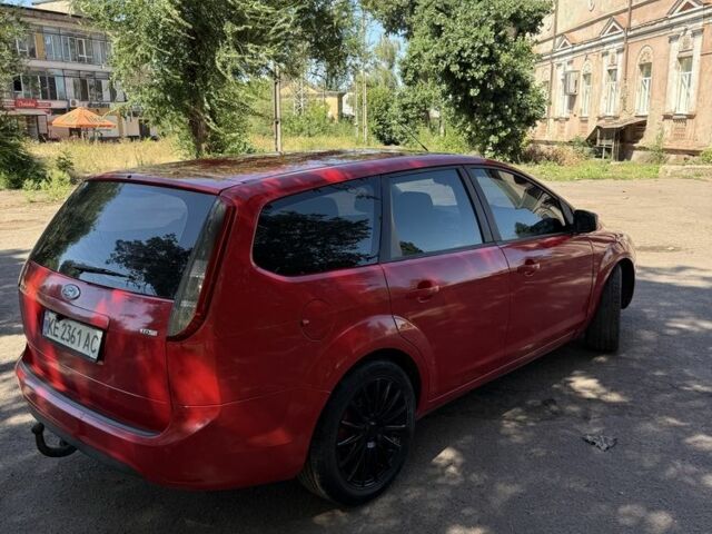 Красный Форд Фокус, объемом двигателя 1.6 л и пробегом 403 тыс. км за 5500 $, фото 4 на Automoto.ua