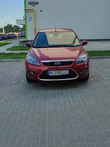 Красный Форд Фокус, объемом двигателя 1.8 л и пробегом 350 тыс. км за 4900 $, фото 2 на Automoto.ua