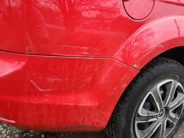 Красный Форд Фокус, объемом двигателя 1.6 л и пробегом 10 тыс. км за 5500 $, фото 5 на Automoto.ua