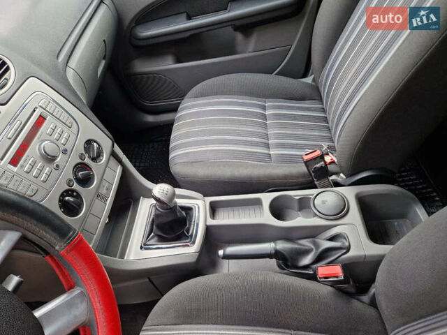 Червоний Форд Фокус, об'ємом двигуна 1.6 л та пробігом 260 тис. км за 4500 $, фото 13 на Automoto.ua