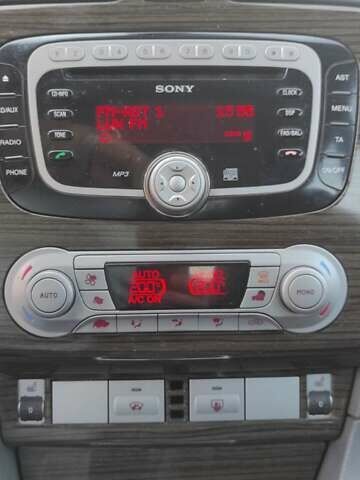 Красный Форд Фокус, объемом двигателя 1.8 л и пробегом 350 тыс. км за 4900 $, фото 13 на Automoto.ua