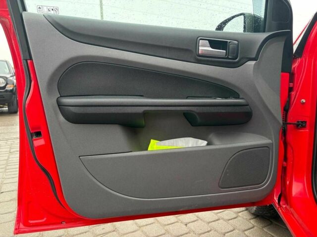 Червоний Форд Фокус, об'ємом двигуна 1.6 л та пробігом 206 тис. км за 4590 $, фото 16 на Automoto.ua