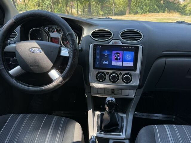 Красный Форд Фокус, объемом двигателя 1.6 л и пробегом 403 тыс. км за 5500 $, фото 11 на Automoto.ua