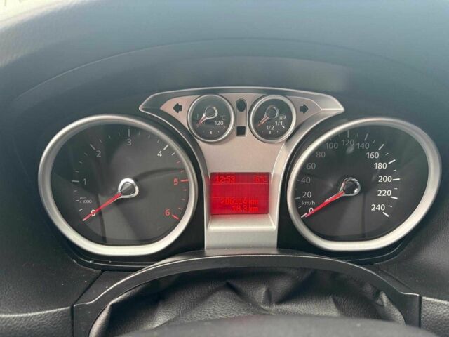 Червоний Форд Фокус, об'ємом двигуна 1.6 л та пробігом 206 тис. км за 4590 $, фото 21 на Automoto.ua