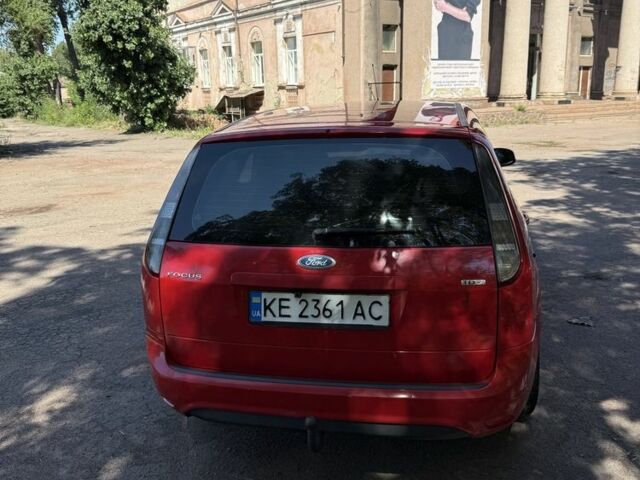 Красный Форд Фокус, объемом двигателя 1.6 л и пробегом 403 тыс. км за 5500 $, фото 3 на Automoto.ua