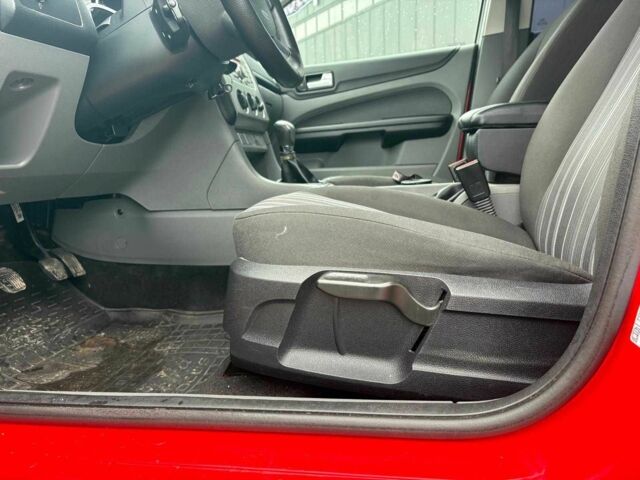 Червоний Форд Фокус, об'ємом двигуна 1.6 л та пробігом 206 тис. км за 4590 $, фото 18 на Automoto.ua