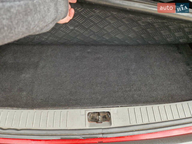 Червоний Форд Фокус, об'ємом двигуна 1.6 л та пробігом 260 тис. км за 4500 $, фото 16 на Automoto.ua