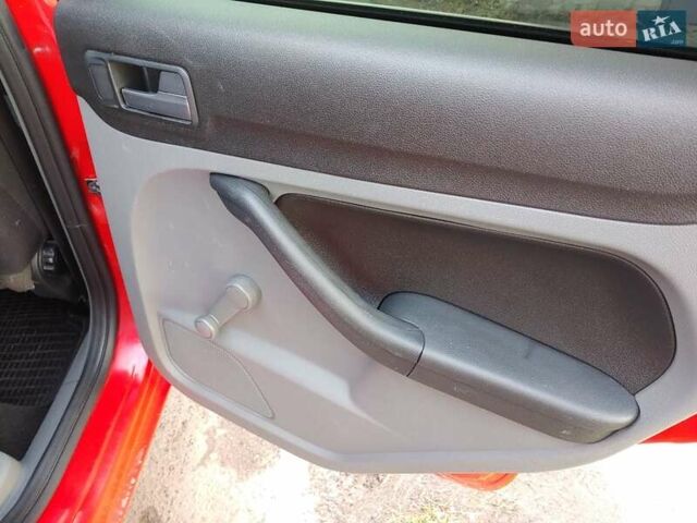 Красный Форд Фокус, объемом двигателя 1.6 л и пробегом 276 тыс. км за 4400 $, фото 45 на Automoto.ua