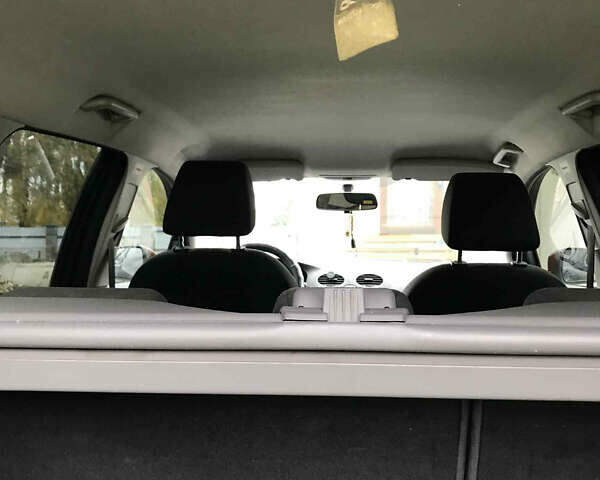 Красный Форд Фокус, объемом двигателя 1.56 л и пробегом 167 тыс. км за 4500 $, фото 12 на Automoto.ua