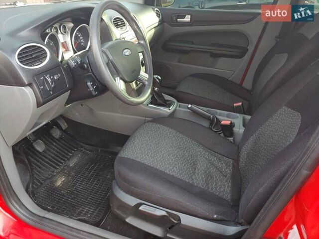 Красный Форд Фокус, объемом двигателя 1.6 л и пробегом 276 тыс. км за 4400 $, фото 42 на Automoto.ua