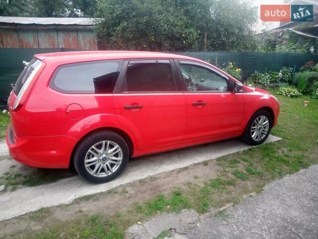 Красный Форд Фокус, объемом двигателя 1.6 л и пробегом 220 тыс. км за 5500 $, фото 3 на Automoto.ua