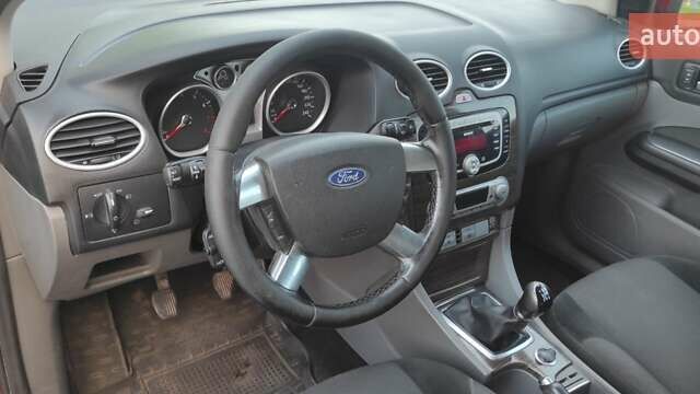 Красный Форд Фокус, объемом двигателя 1.8 л и пробегом 350 тыс. км за 4900 $, фото 10 на Automoto.ua