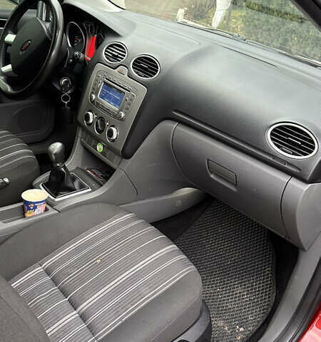 Червоний Форд Фокус, об'ємом двигуна 1.56 л та пробігом 297 тис. км за 6000 $, фото 14 на Automoto.ua