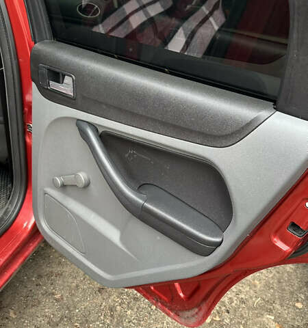 Червоний Форд Фокус, об'ємом двигуна 1.56 л та пробігом 297 тис. км за 6000 $, фото 13 на Automoto.ua