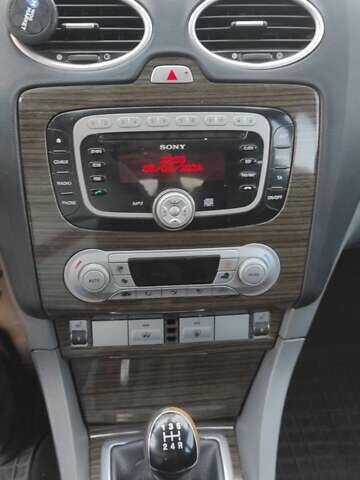 Красный Форд Фокус, объемом двигателя 1.8 л и пробегом 350 тыс. км за 4900 $, фото 16 на Automoto.ua