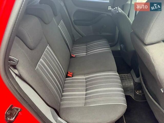 Красный Форд Фокус, объемом двигателя 1.6 л и пробегом 206 тыс. км за 4540 $, фото 28 на Automoto.ua