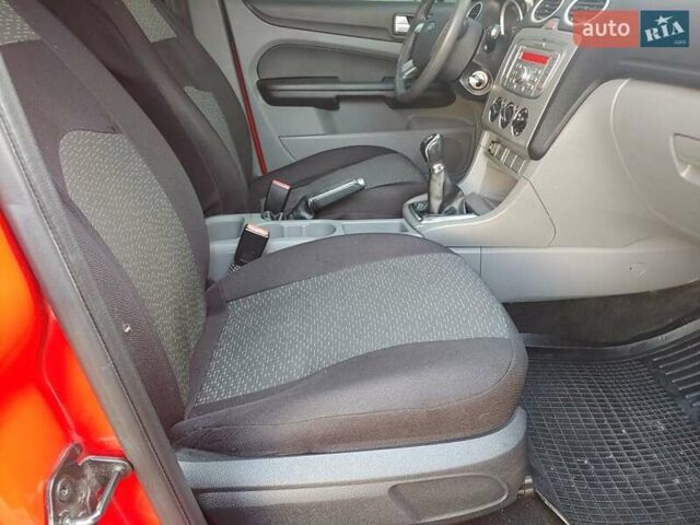 Красный Форд Фокус, объемом двигателя 1.6 л и пробегом 276 тыс. км за 4400 $, фото 36 на Automoto.ua