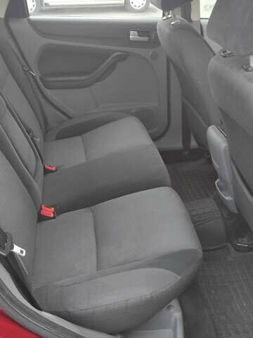 Красный Форд Фокус, объемом двигателя 1.8 л и пробегом 350 тыс. км за 4900 $, фото 25 на Automoto.ua