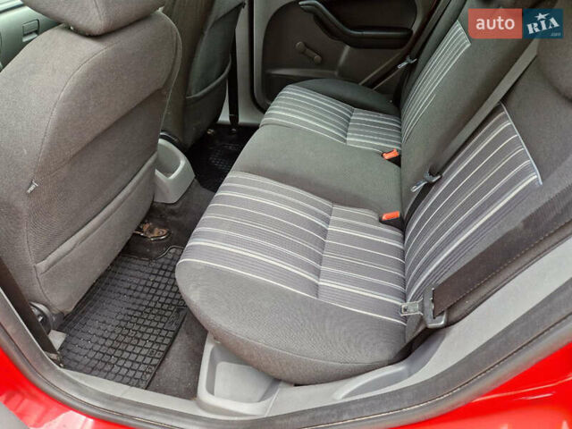 Червоний Форд Фокус, об'ємом двигуна 1.6 л та пробігом 260 тис. км за 4500 $, фото 15 на Automoto.ua
