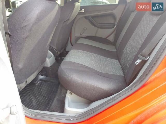 Красный Форд Фокус, объемом двигателя 1.6 л и пробегом 276 тыс. км за 4400 $, фото 40 на Automoto.ua