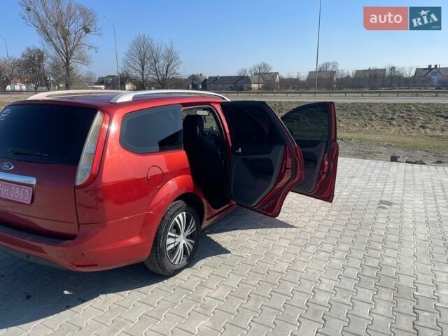 Красный Форд Фокус, объемом двигателя 1.6 л и пробегом 204 тыс. км за 5600 $, фото 6 на Automoto.ua