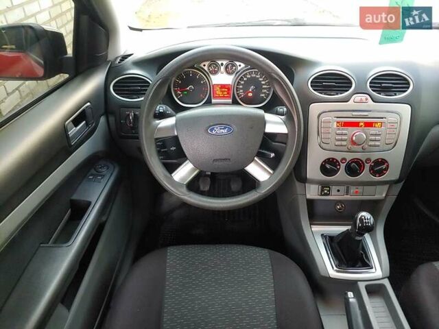 Красный Форд Фокус, объемом двигателя 1.6 л и пробегом 276 тыс. км за 4400 $, фото 47 на Automoto.ua