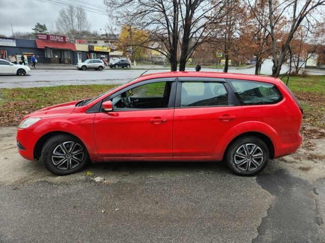 Красный Форд Фокус, объемом двигателя 1.6 л и пробегом 10 тыс. км за 5500 $, фото 2 на Automoto.ua