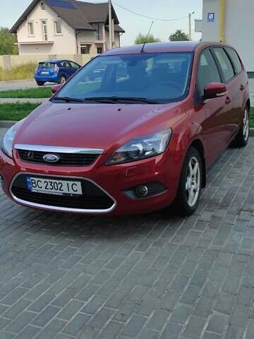 Красный Форд Фокус, объемом двигателя 1.8 л и пробегом 350 тыс. км за 4900 $, фото 1 на Automoto.ua