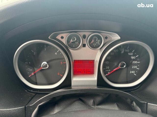 Красный Форд Фокус, объемом двигателя 1.6 л и пробегом 206 тыс. км за 4540 $, фото 21 на Automoto.ua