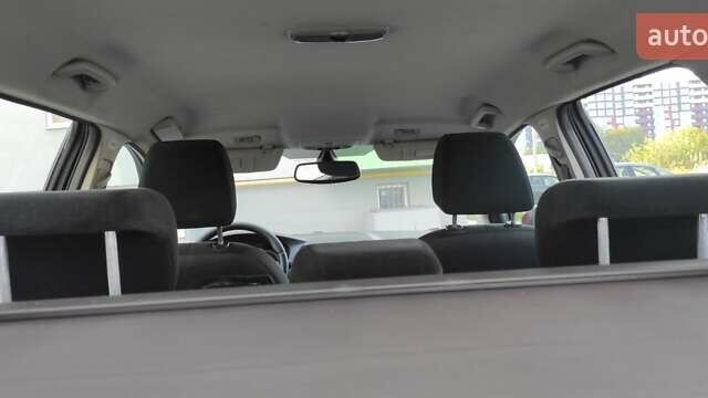 Красный Форд Фокус, объемом двигателя 1.8 л и пробегом 350 тыс. км за 4900 $, фото 21 на Automoto.ua